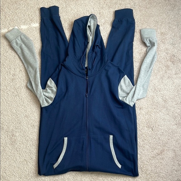 Forever 21 (21 Men) Navy and Gray Men's Athletic Jumpsuit - Picture 3 of 4